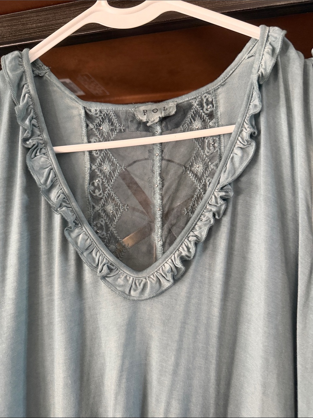 POL Light sage green Ruffle V-Neck Tunic with Pearl-Trim Sleeves EUC - Picture 3 of 4